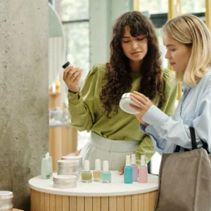 Inovasi Kemasan: Parfum Roll-on untuk Perjalanan Mudik